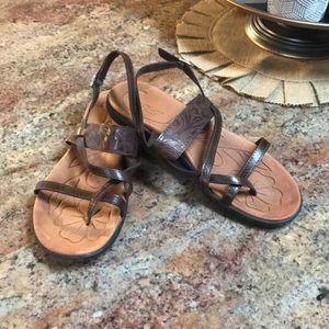 Boc sandal like new.